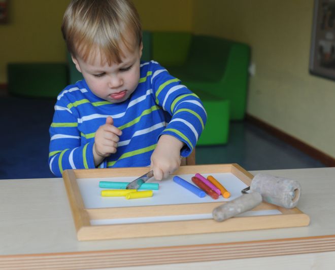 Aktionstabletts Voll von der Rolle